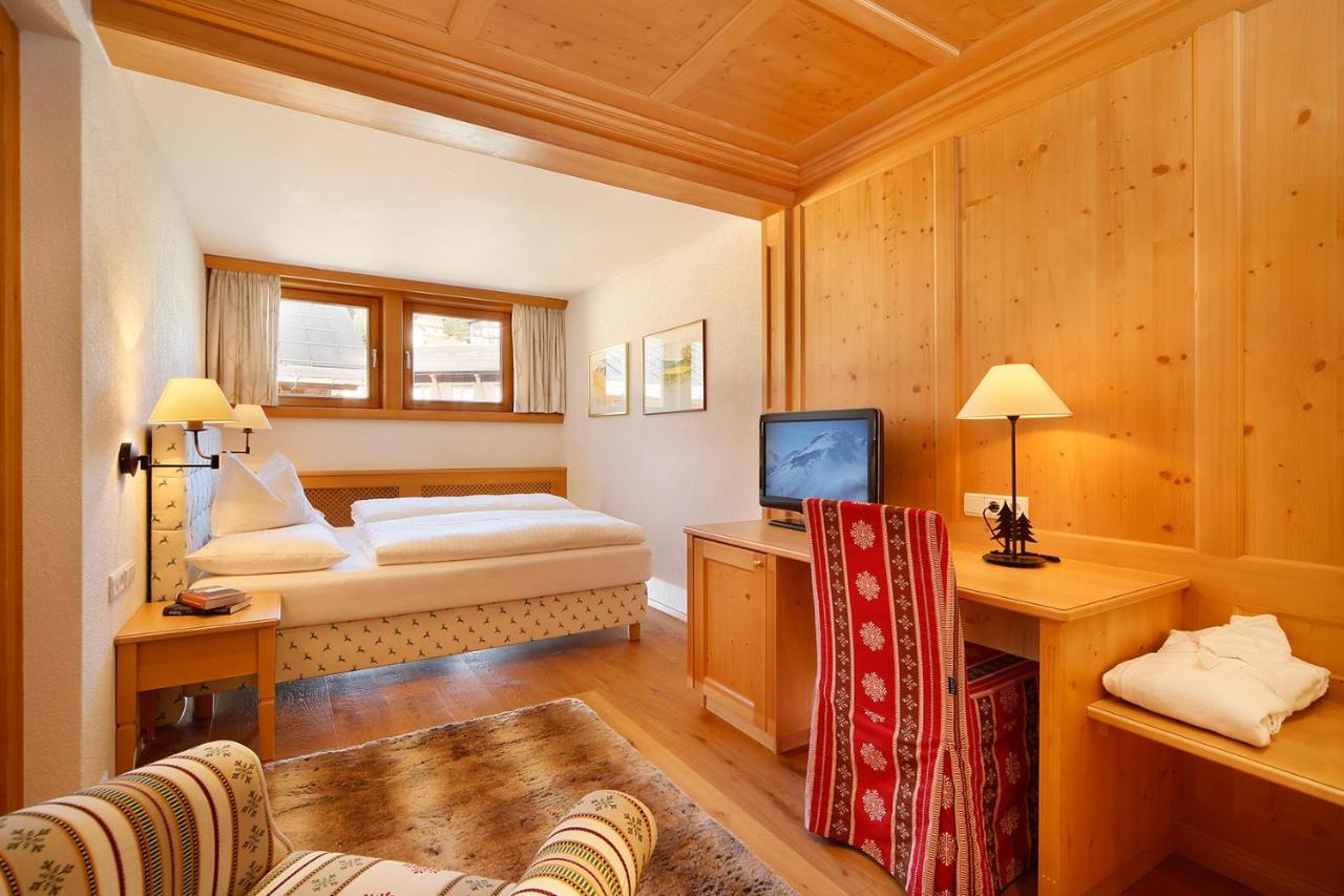 Hotel Petersboden レッヒ エクステリア 写真